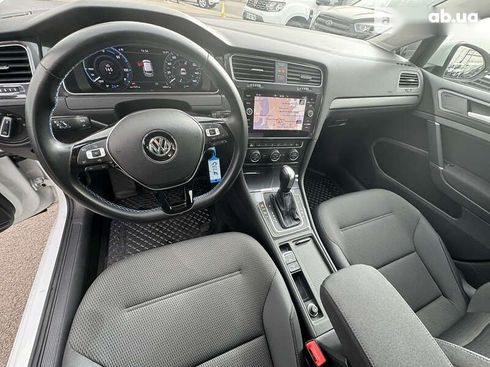 Volkswagen e-Golf 2020 - фото 19