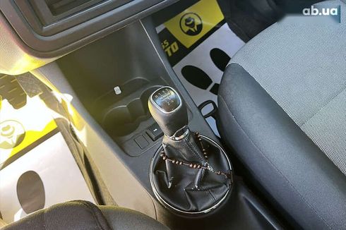 Skoda Fabia 2012 - фото 16