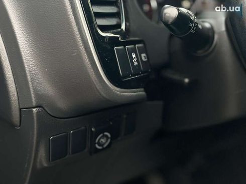 Mitsubishi Outlander 2015 - фото 13