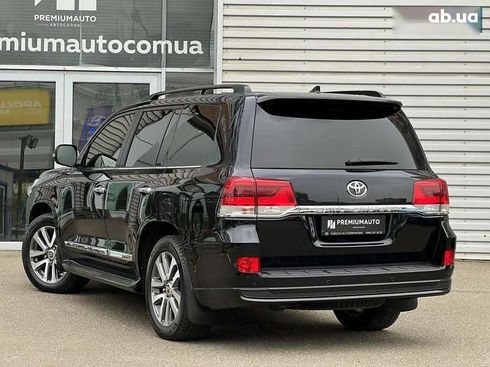 Toyota Land Cruiser 2019 - фото 10