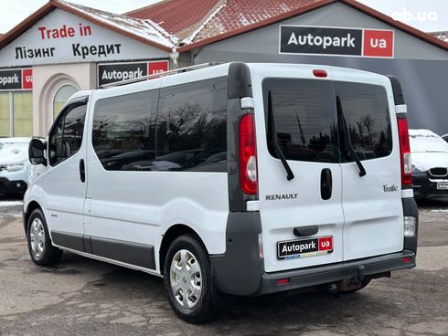 Renault Trafic 2010 белый - фото 8