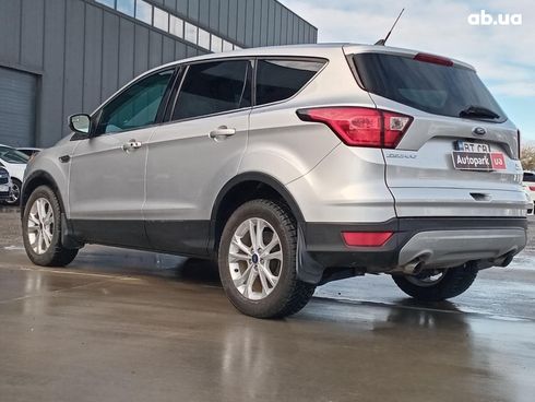 Ford Escape 2019 серый - фото 5