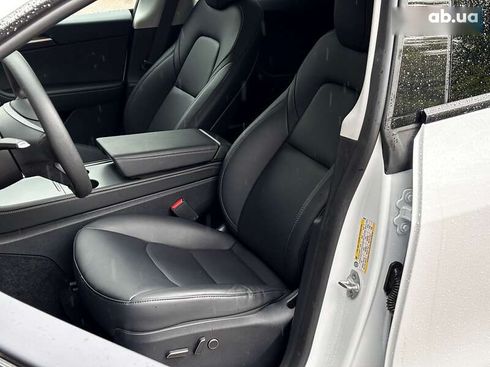 Tesla Model Y 2024 - фото 13