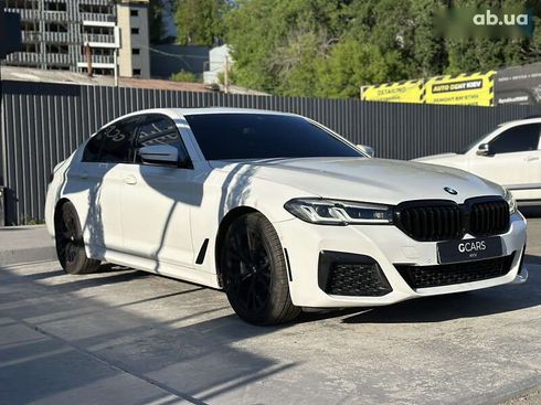 BMW 5 серия 2020 - фото 3