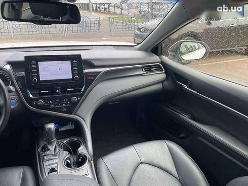 Toyota Camry 2021 - фото 14