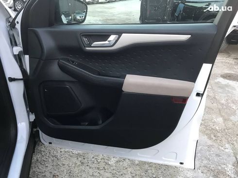 Ford Escape 2019 белый - фото 13