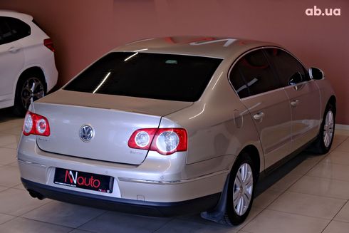 Volkswagen Passat 2007 бежевый - фото 5