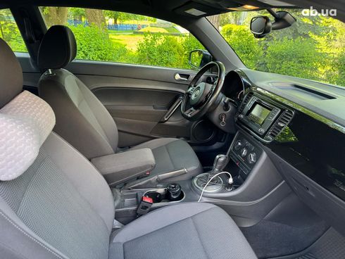 Volkswagen Beetle 2016 белый - фото 18