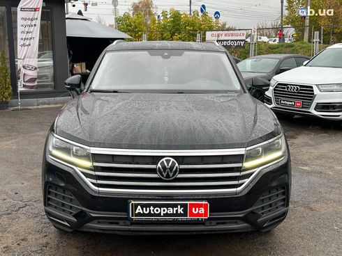 Volkswagen Touareg 2021 черный - фото 2