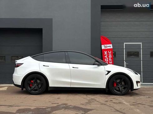 Tesla Model Y 2021 - фото 10