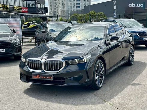 BMW 5 серия 2023 - фото 17
