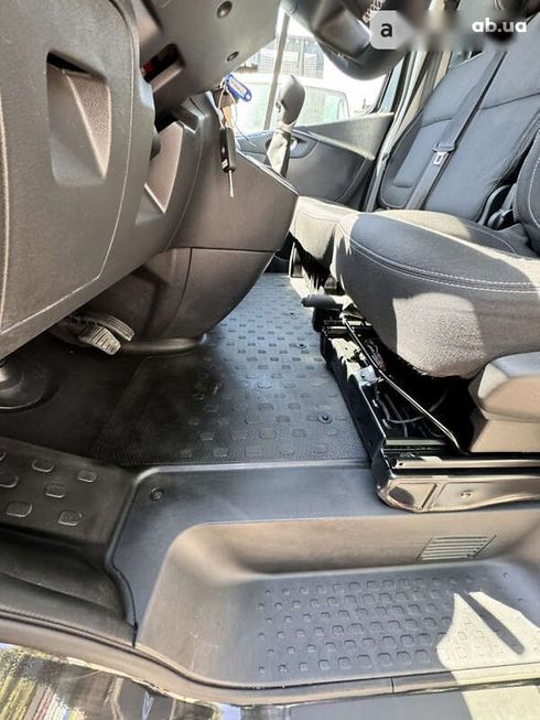 Renault Trafic 2020 - фото 18