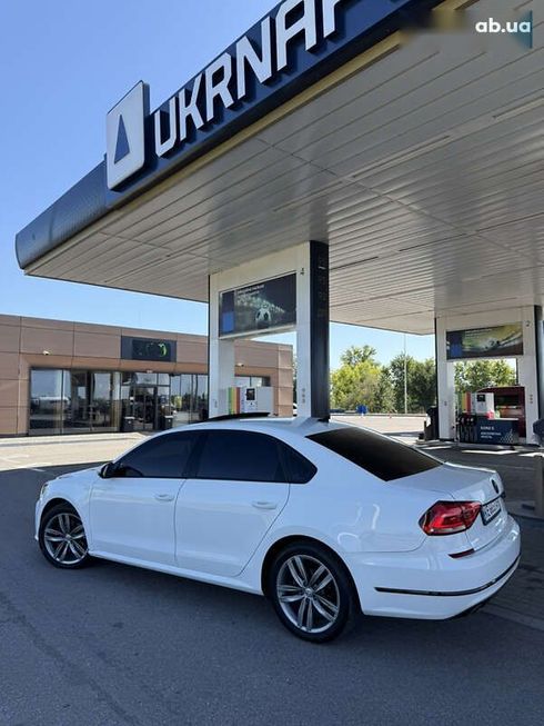 Volkswagen Passat 2017 - фото 14