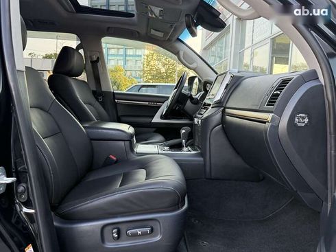 Toyota Land Cruiser 2017 - фото 13