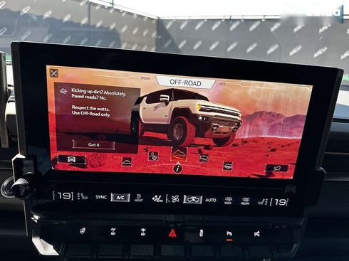 GMC Hummer EV 2024 - фото 22