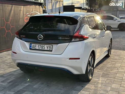 Nissan Leaf 2018 - фото 10