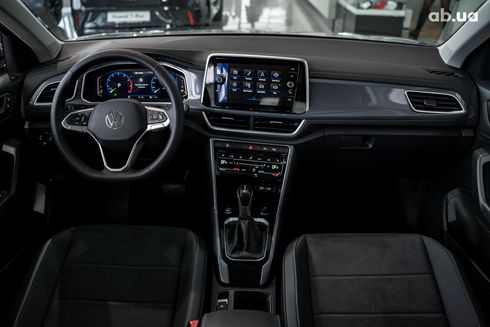 Volkswagen T-Roc Sport 2023 серебристый - фото 11