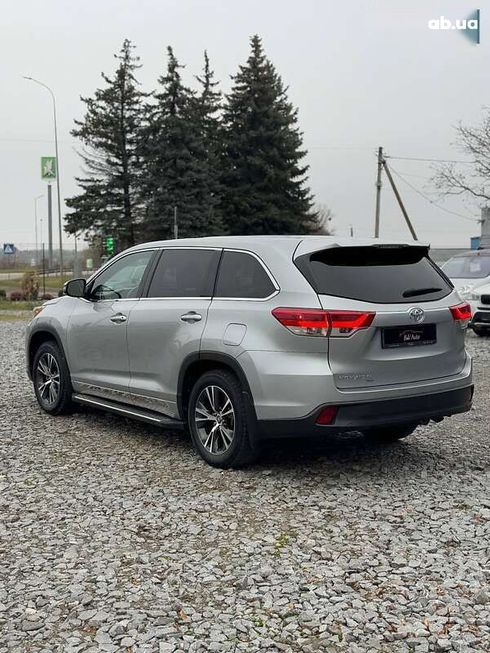 Toyota Highlander 2017 - фото 3