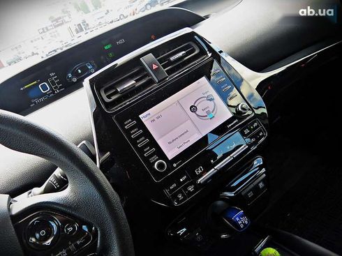 Toyota Prius 2020 - фото 11