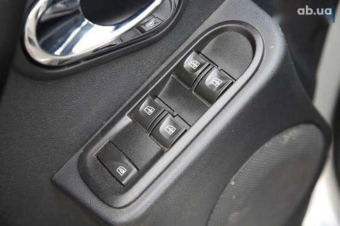 Renault Duster 2016 - фото 22