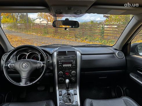Suzuki Grand Vitara 2010 белый - фото 23