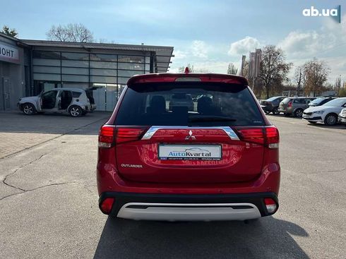 Mitsubishi Outlander 2021 - фото 8