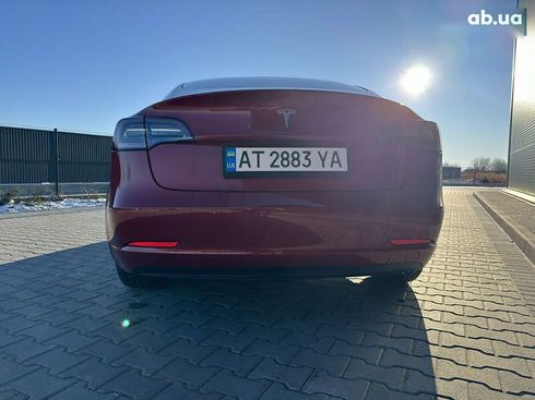 Tesla Model 3 2021 - фото 9