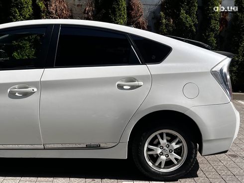 Toyota Prius 2012 белый - фото 28