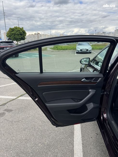 Volkswagen Passat 2016 красный - фото 11