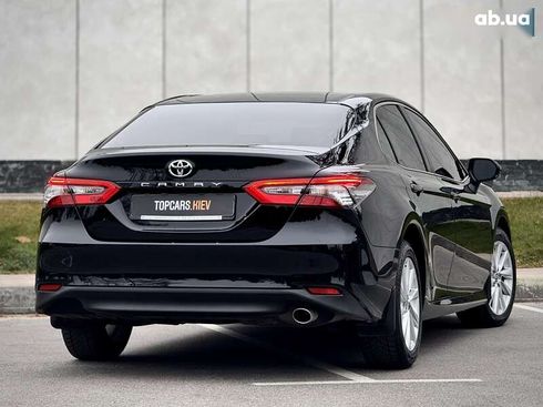 Toyota Camry 2023 - фото 17