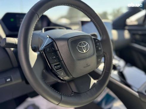 Toyota bZ 2025 - фото 16