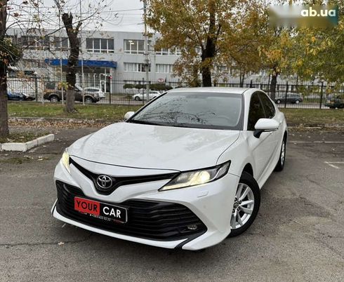 Toyota Camry 2018 - фото 2