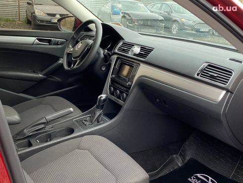 Volkswagen Passat 2016 - фото 7
