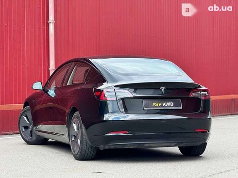 Tesla Model 3 2021 - фото 10