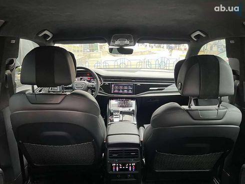 Audi RS Q8 2023 - фото 25