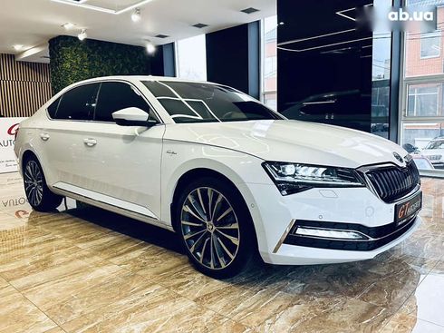 Skoda Superb 2021 - фото 3
