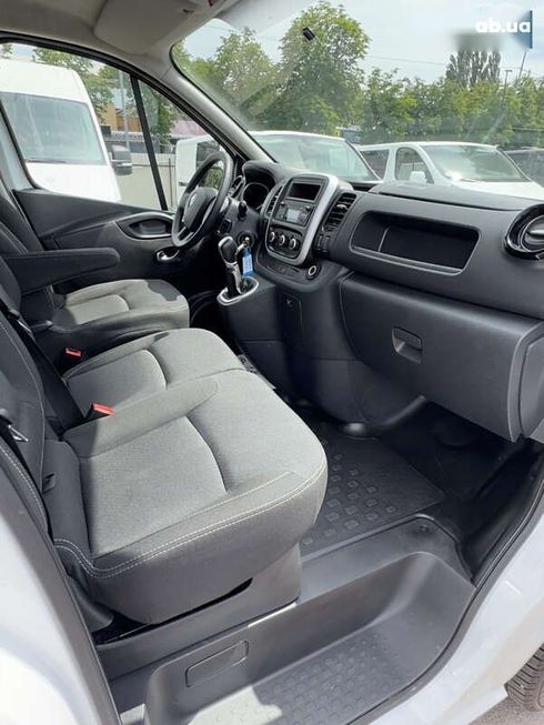Renault Trafic 2020 - фото 21