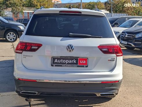 Volkswagen Tiguan 2018 белый - фото 8