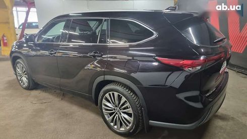 Toyota Highlander 2022 - фото 2
