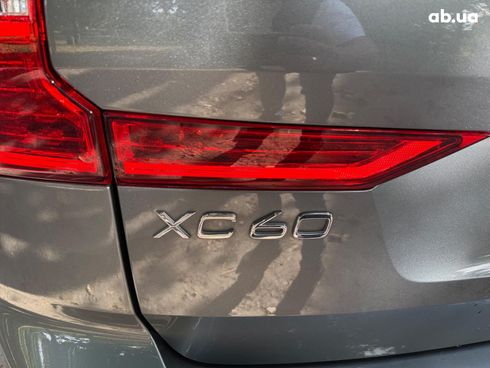 Volvo XC60 2019 серый - фото 15