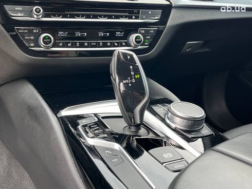 BMW 5 серия 2019 серый - фото 33