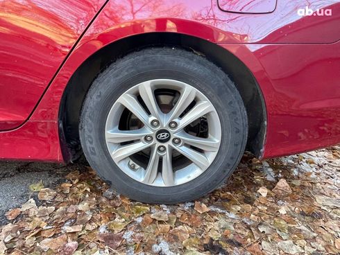 Hyundai Sonata 2014 красный - фото 28