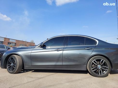 BMW 3 серия 2017 серый - фото 3