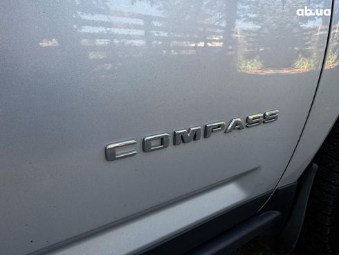 Jeep Compass 2013 серый - фото 6