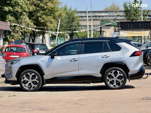 Toyota RAV4 2021 серый - фото 6