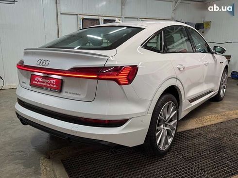 Audi E-Tron 2021 - фото 19