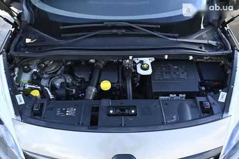 Renault Scenic 2015 - фото 14