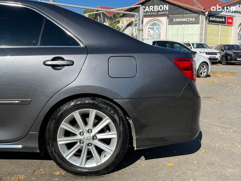 Toyota Camry 2013 серый - фото 8