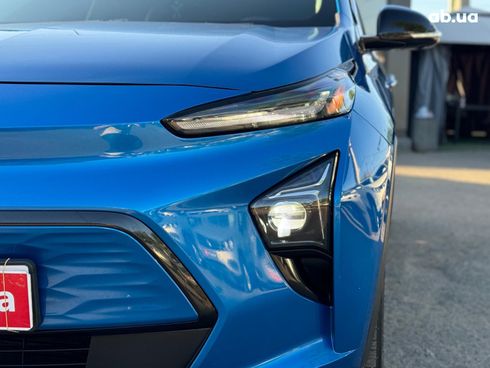 Chevrolet Bolt 2022 синий - фото 12