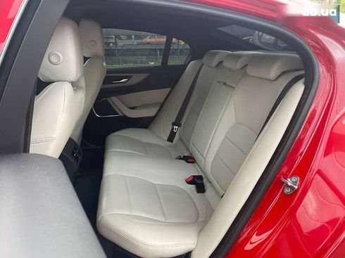 Jaguar XE 2019 - фото 17